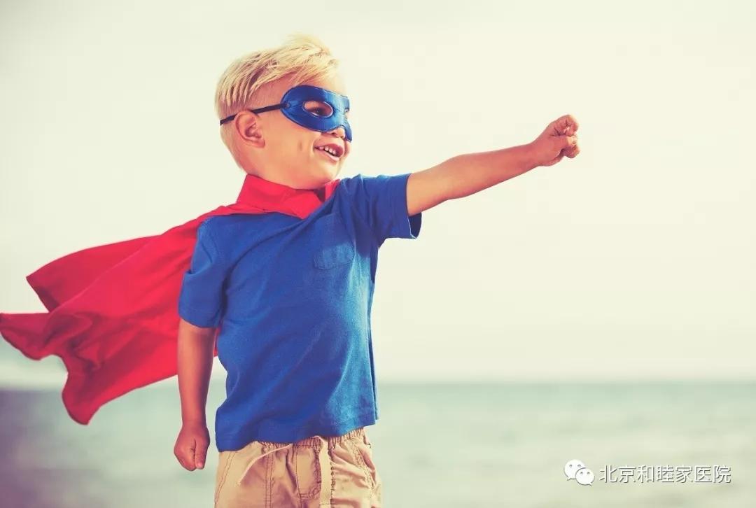 小孩驼背会导致脊柱侧弯吗,孩子驼背脊椎变形与睡姿有关系