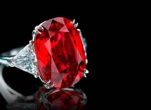 富豪为什么都喜欢明星,你知道富豪都玩什么吗