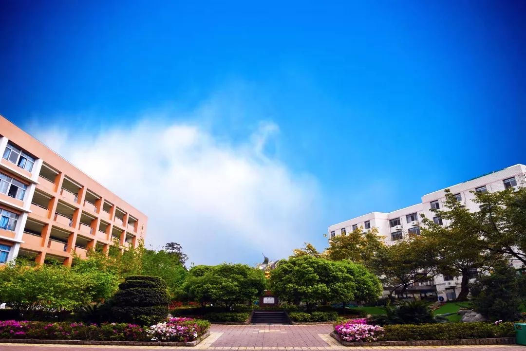 成都有没有好的师范学校,四川成都的好学校