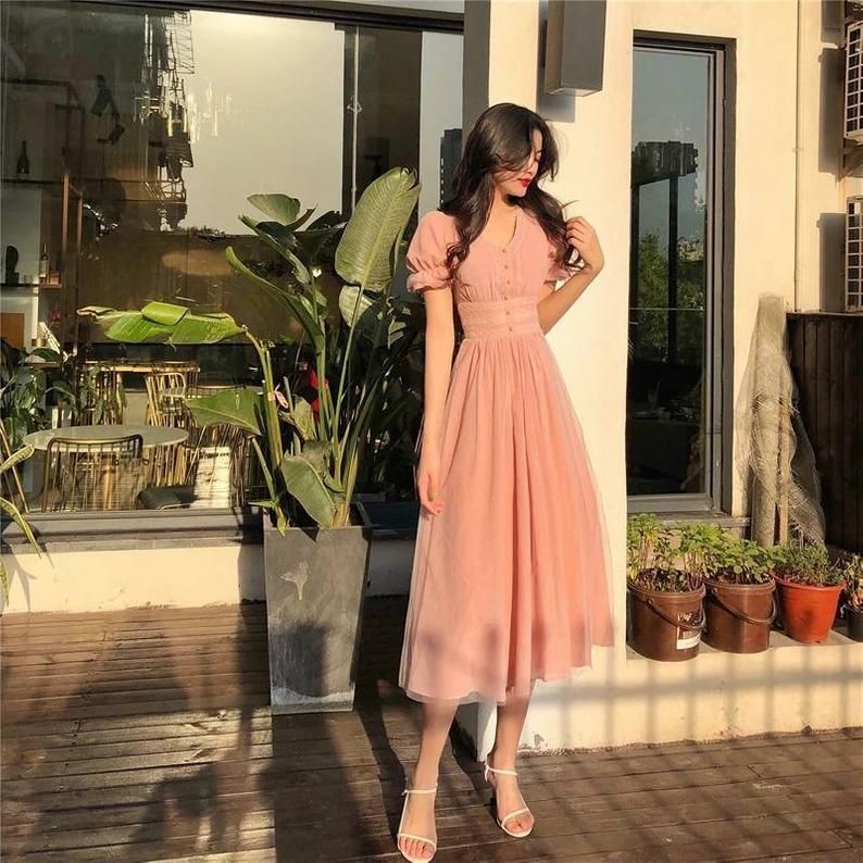 连衣裙怎么选好看又显气质学生,连衣裙应该如何选