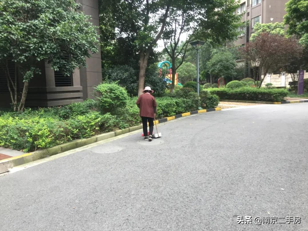 不涨反跌的房子,房价不跌反大涨为何