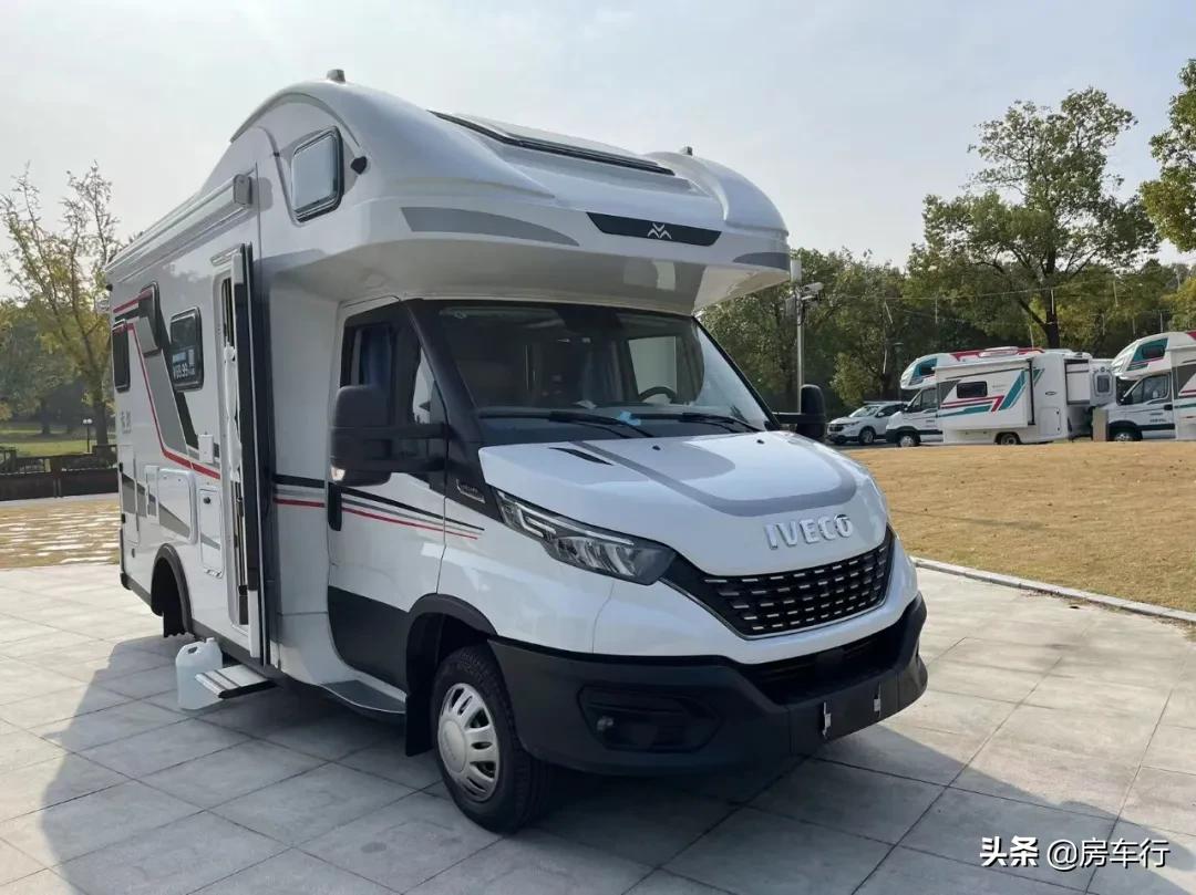 进口依维柯69.99W起，双拓展+全铝车身，云游新车也太香了