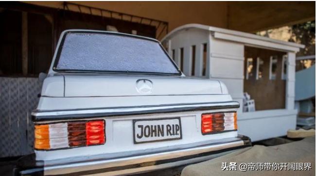 赚疯了,某宝店买【黑人抬棺】的汽车贴纸达到了月入5万多