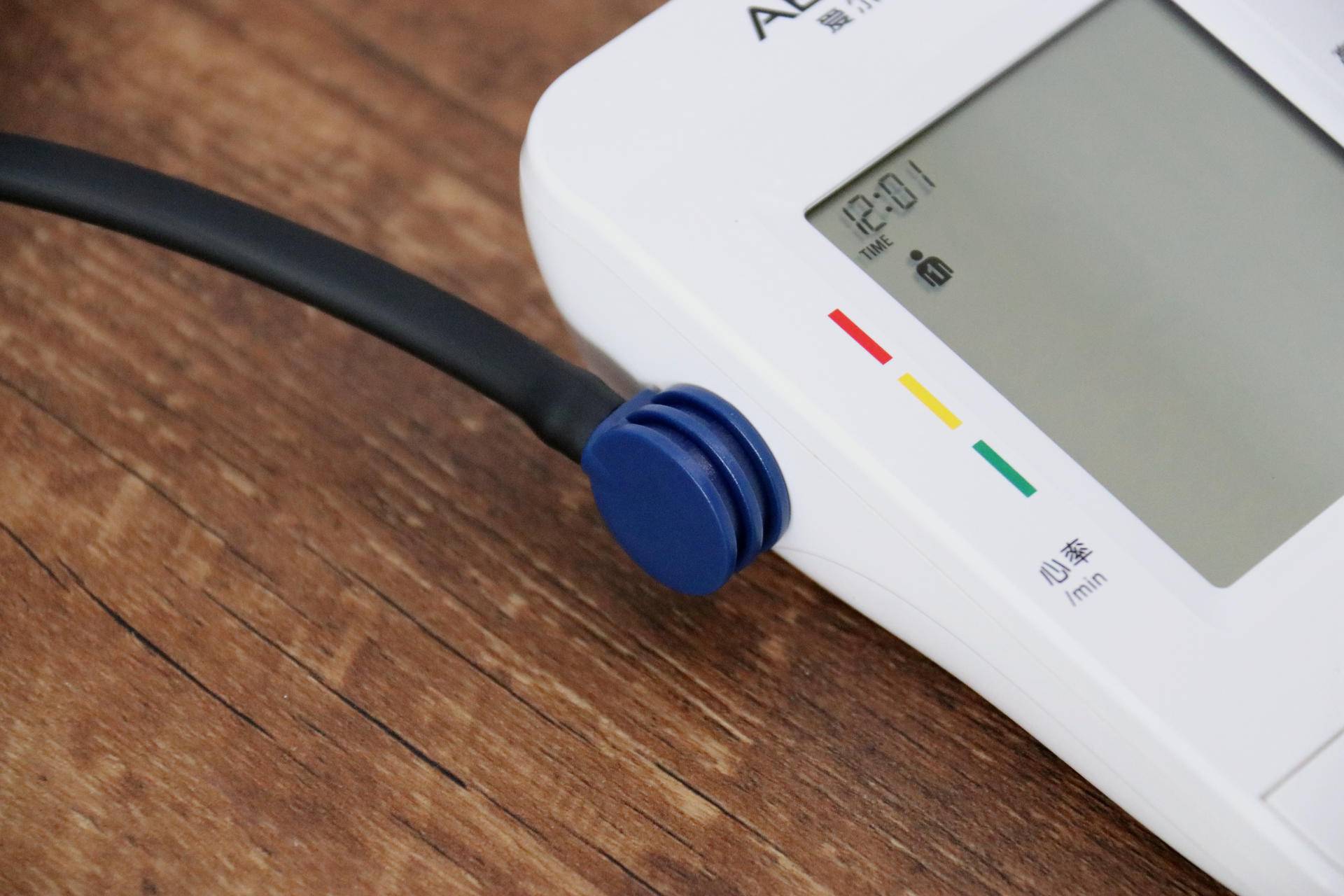 爱尔泰电子血压计正确使用方法,电子血压计真实测评