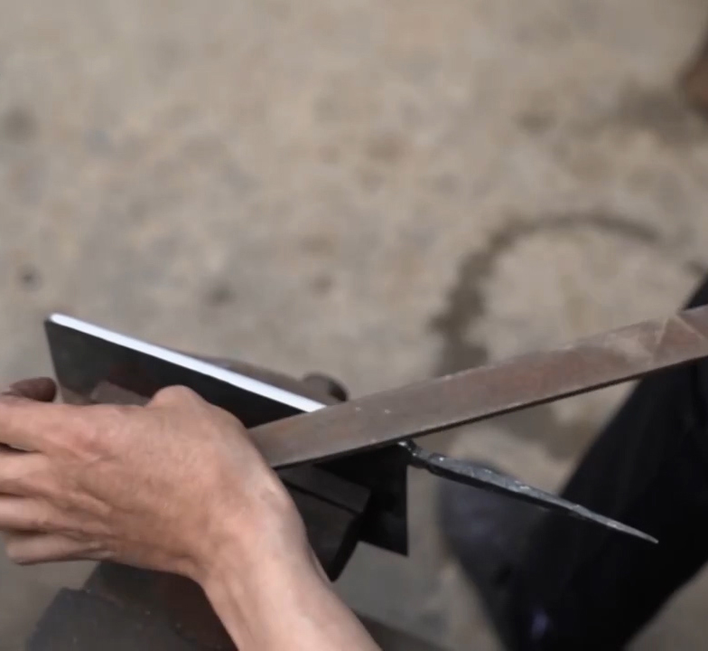 中国最锋利的锻打菜刀邓家刀,重庆大足锻打菜刀邓家刀