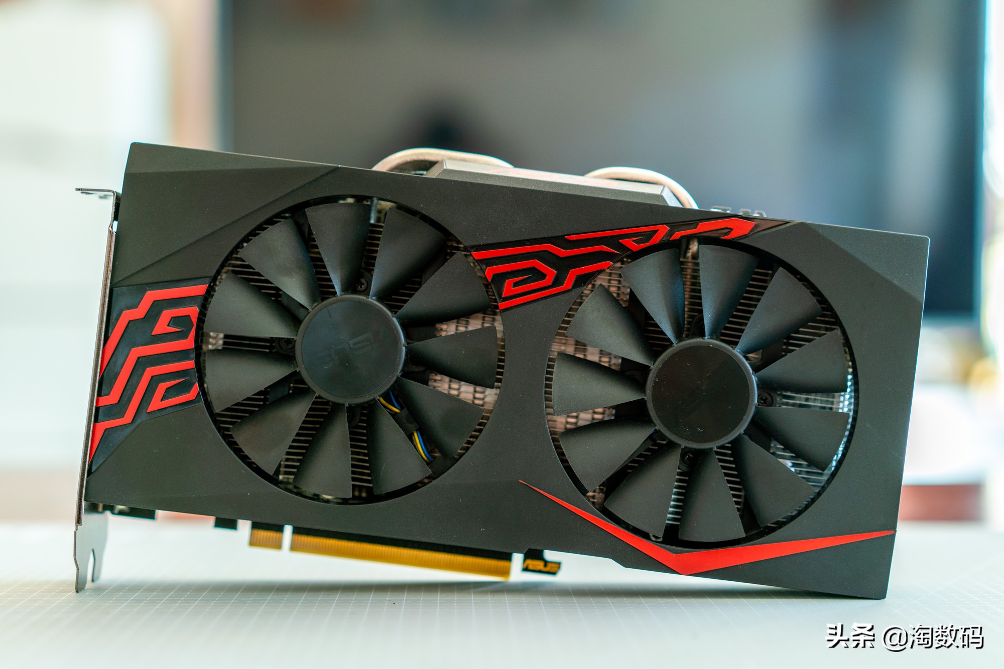 华硕rx580t8g吃鸡表现,华硕rx5808g游戏表现