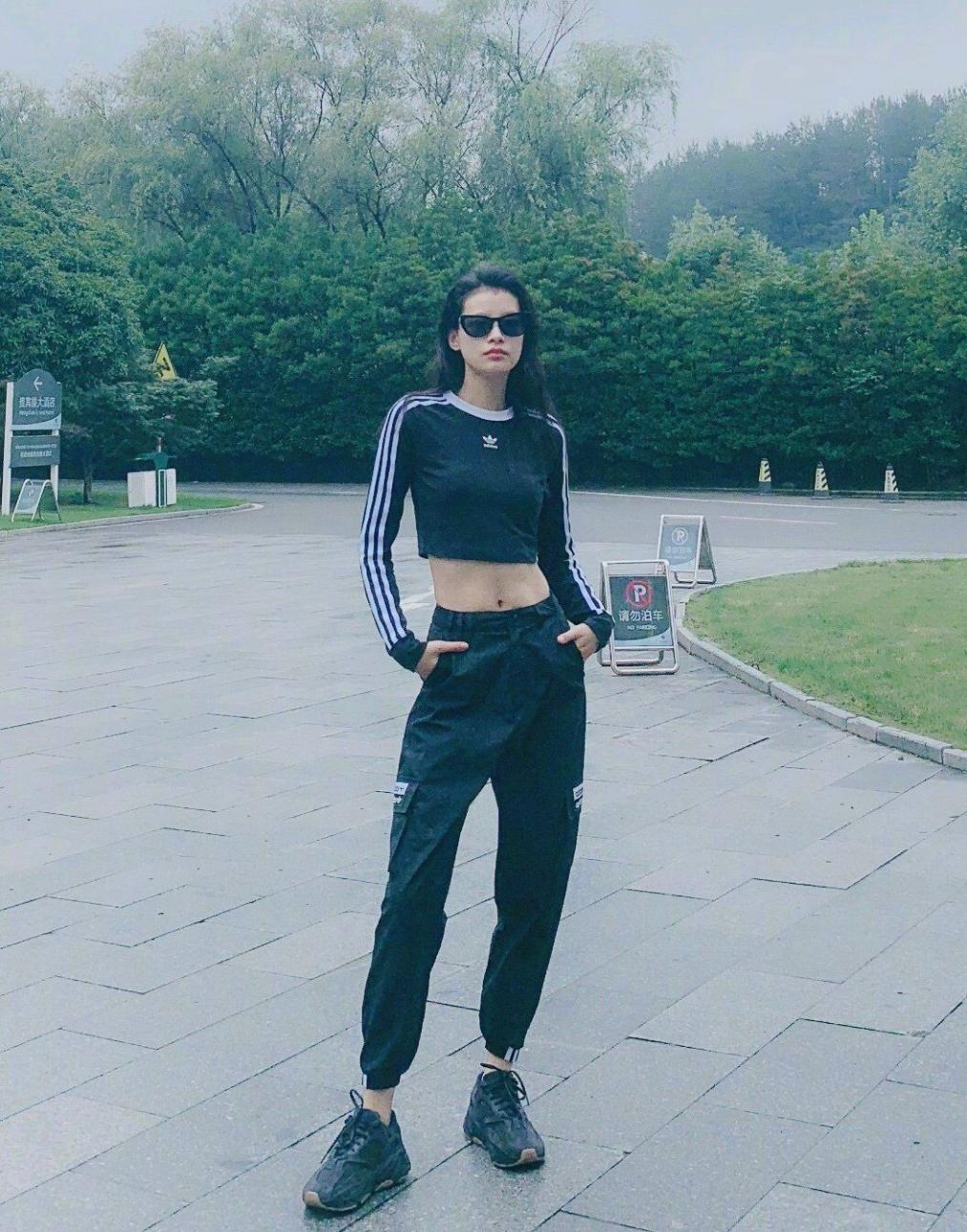 女人一定要记住怎样穿裤子好看,女人正确穿裤子