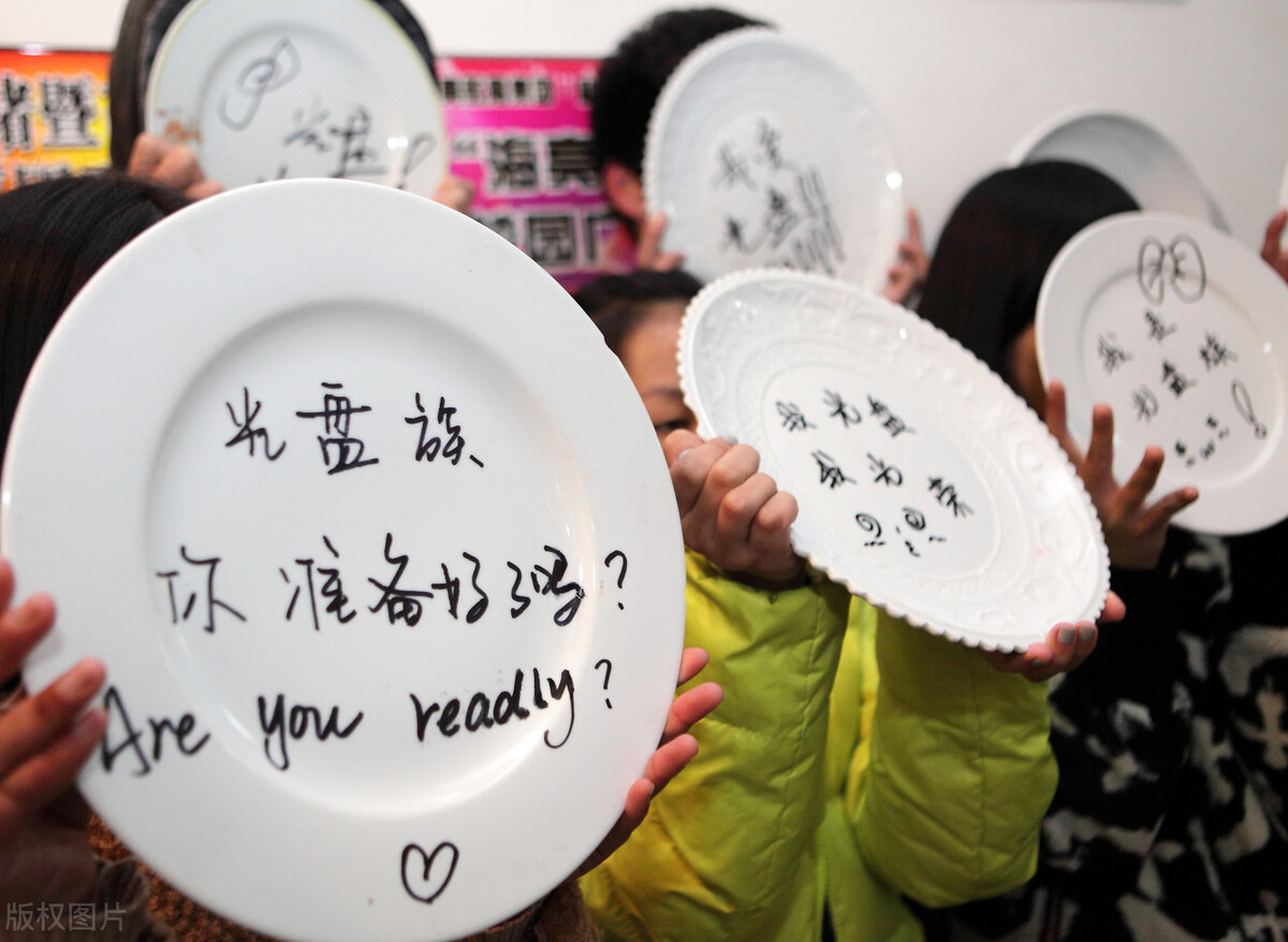 “高级货”只卖“白菜价”,临期食品很火爆啊