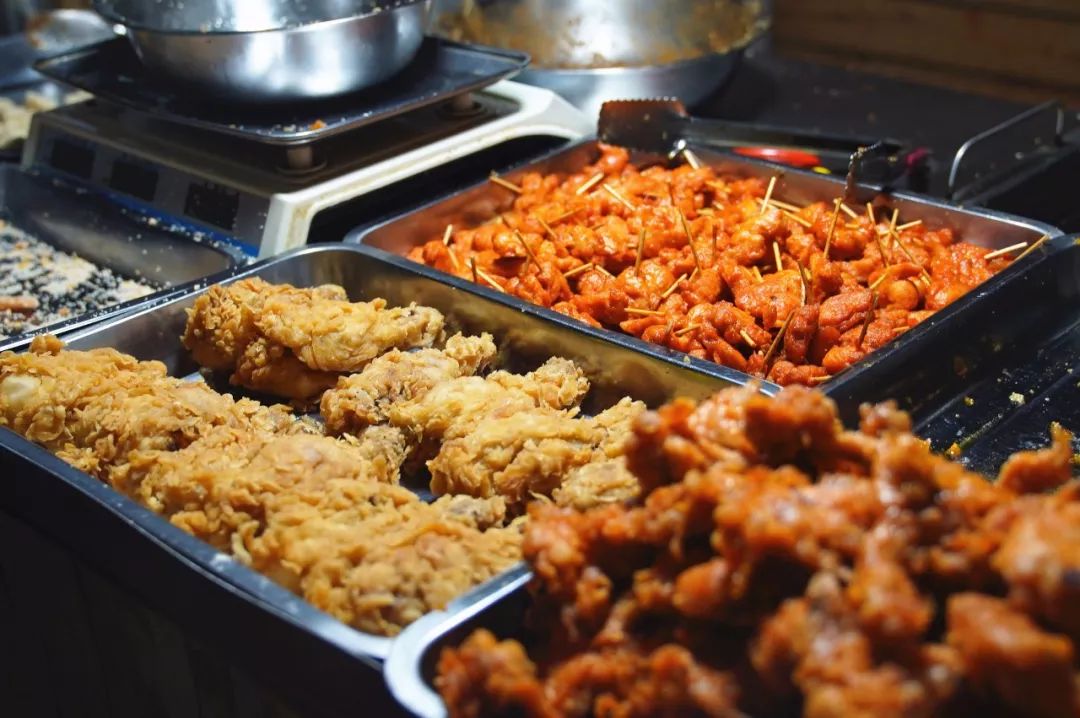 无夜市不夏天!西园里菜场竟然是个“深夜大食堂”?