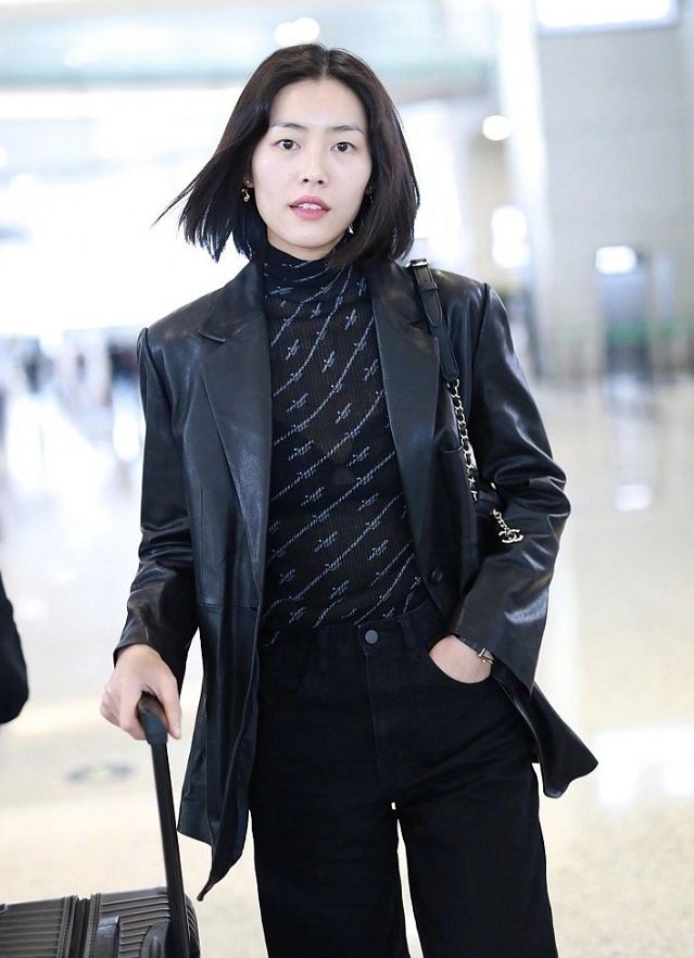 中式盘扣皮衣女刘雯,刘雯皮衣穿搭大合集