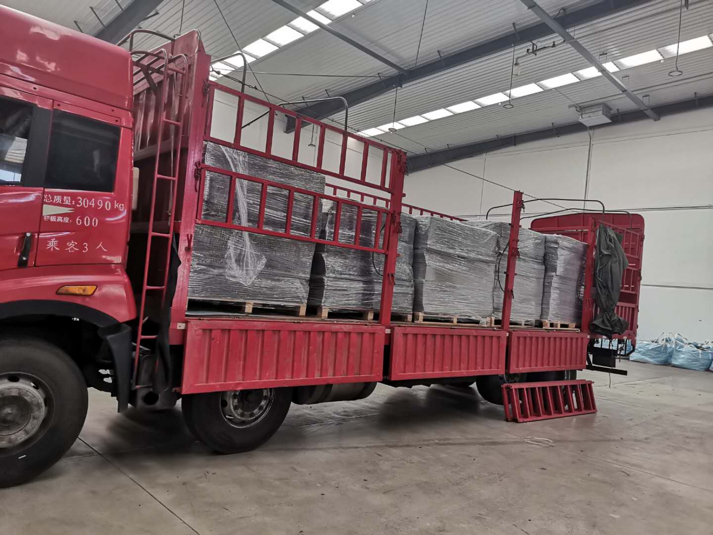 9米6高栏拉绿通700公里要多少钱,9.6米高栏拉绿通注意事项