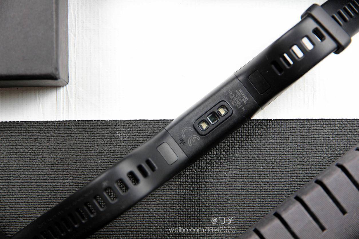 华为手环4和小米手环6哪个好,荣耀手环4和华为手环4有什么区别