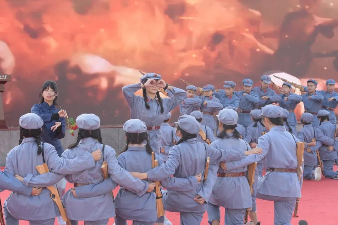 机器人在技能大赛上尬舞,世界机器人舞冠军挑战赛