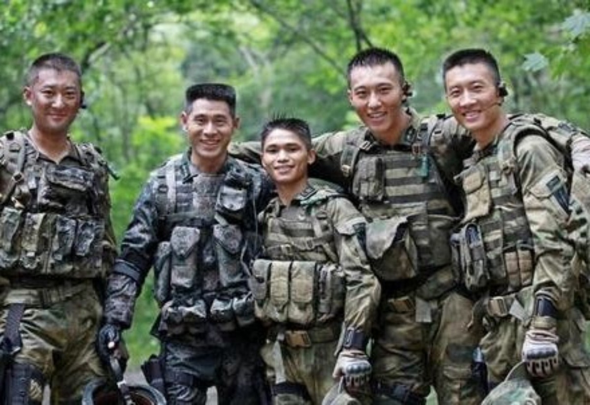 明星演唱会出现的军人,出演军人最好的四位明星