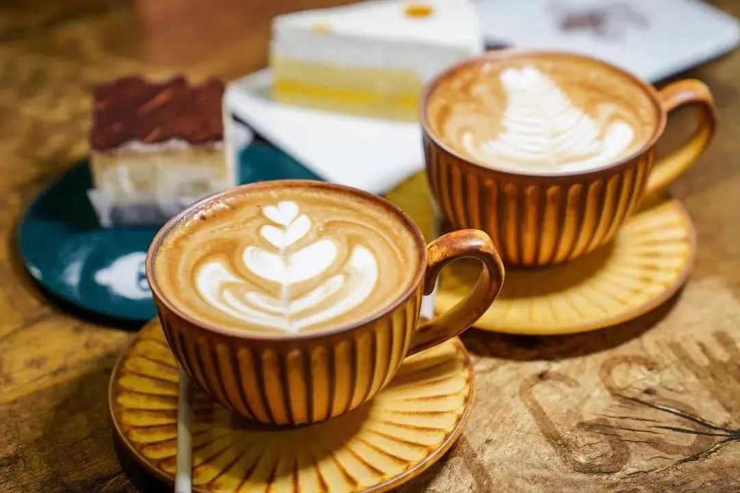 今天来认识下四川北路的隐藏身份,“上海的咖啡一条街”!