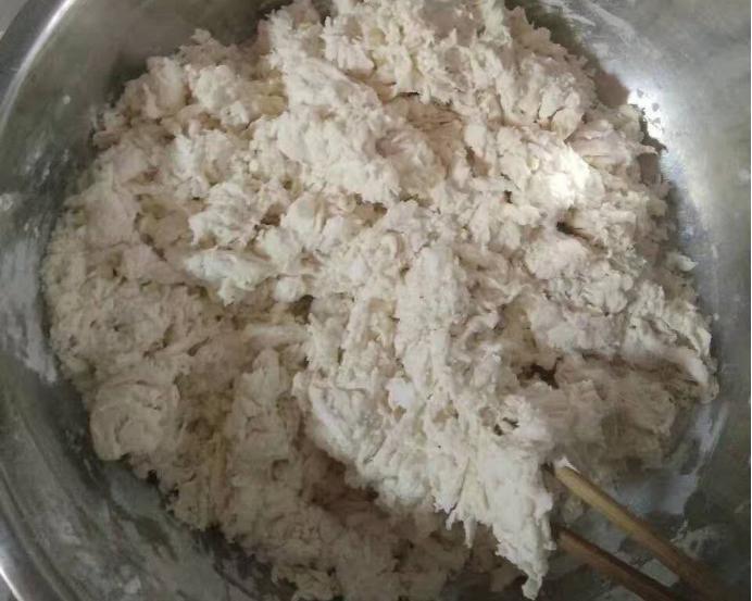 天冷发面慢教你窍门轻松发满盆,面点师教你发面千层饼的专业做法