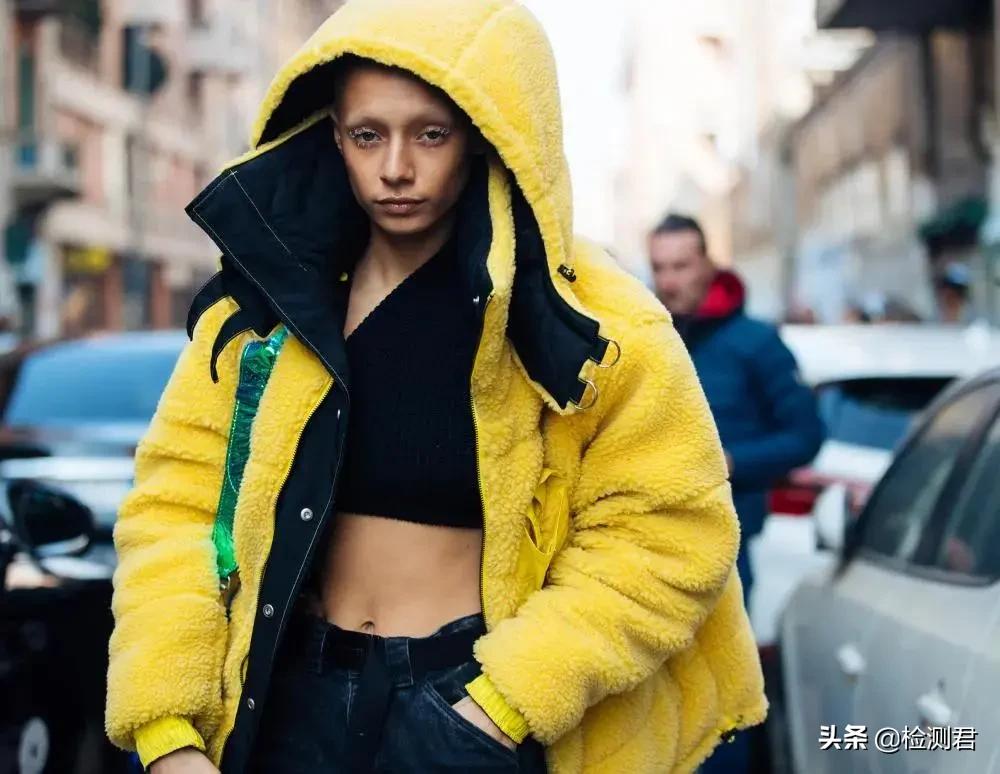 快收藏：双面呢、摇粒绒、丝绒、灯芯绒...秋冬流行面料知识解析