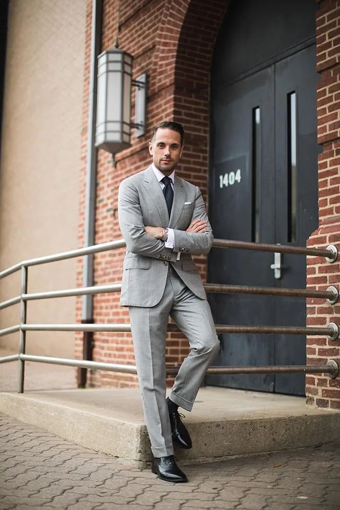 男人穿西服皮鞋怎么选,男人穿皮鞋成熟穿搭