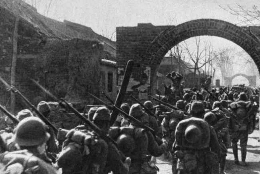 八年艰苦抗战，八路军的*药弹**从哪里来？毛*东泽**指示：另辟蹊径