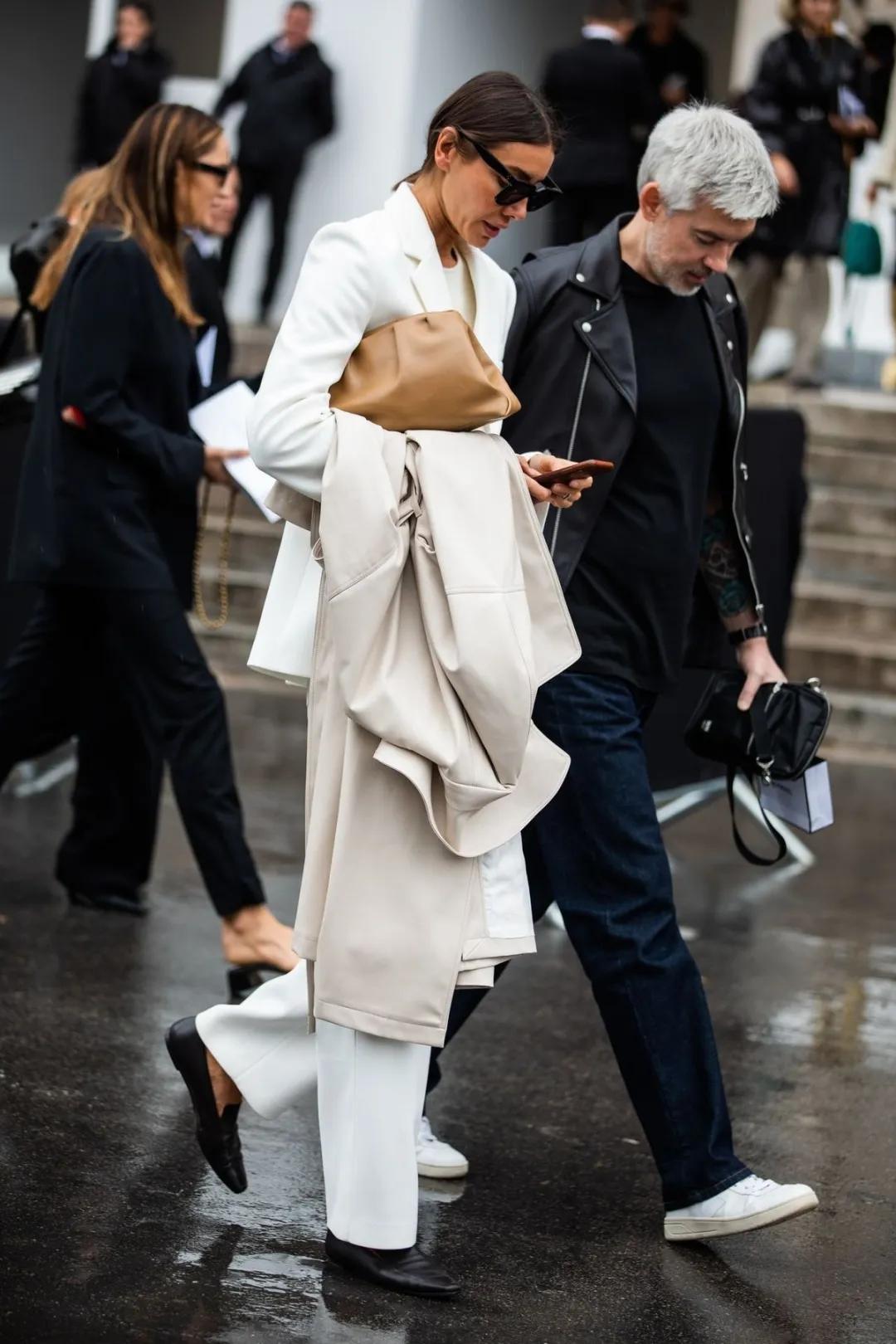 一套西装又正式又休闲,30-35岁女性春季穿搭西装