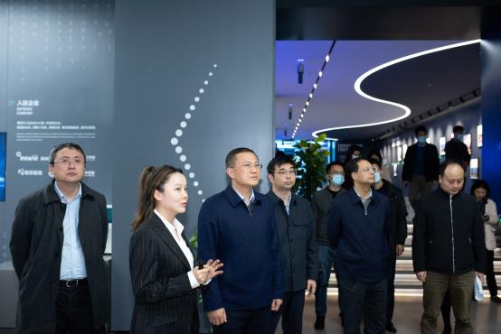 【聚焦】市外办主任林武平一行调研栖霞高新区企业