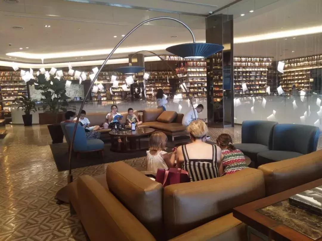 言几又书店西安迈科店,言几又迈科中心旗舰店