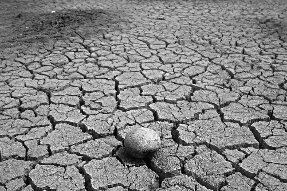 户外驴友生存技巧,驴友在水源地野游