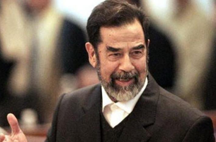 活人喂狮子，沥青路上练足球，萨达姆长子的残暴青出于蓝