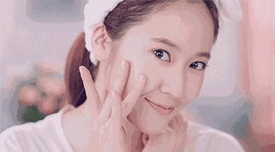 清洁毛孔的洁面皂,保持洗完脸的面部透亮