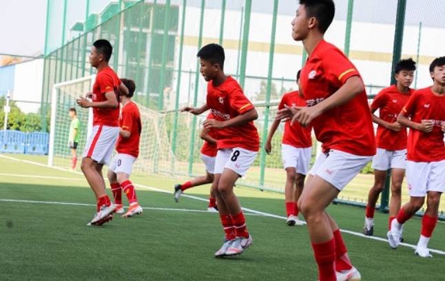 提拔三名U16小将，千里马常有，伯乐卡纳瓦罗不常有