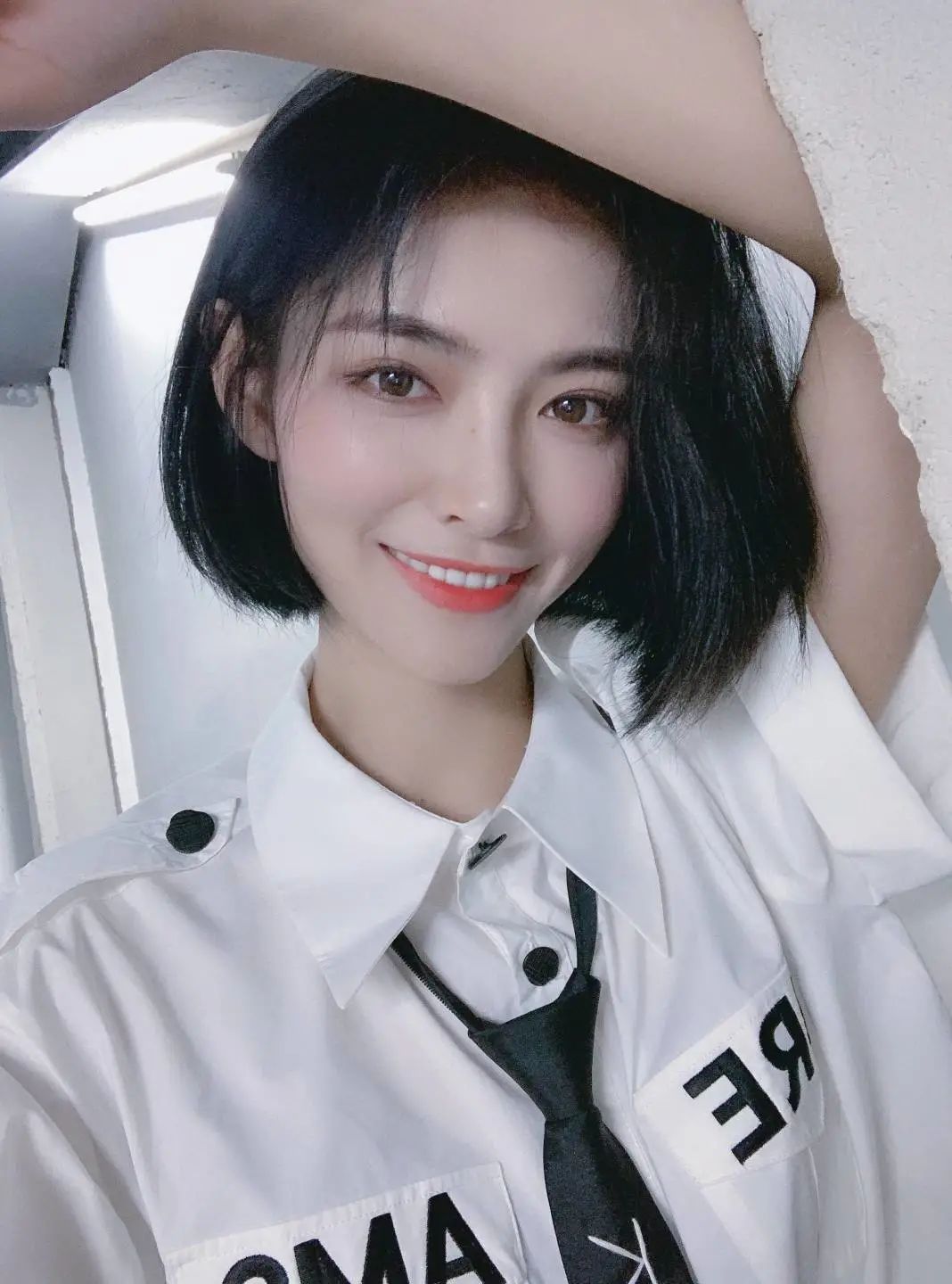 jennie甜酷风穿搭,jennie新造型lisa同款穿搭