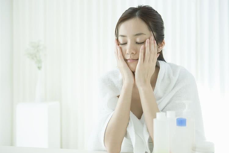 网红秋冬护肤方法,网红夏季早晚护肤正确步骤