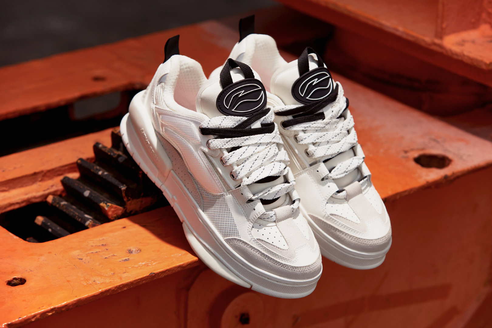 李宁sta联名跑鞋,李宁板鞋新之助