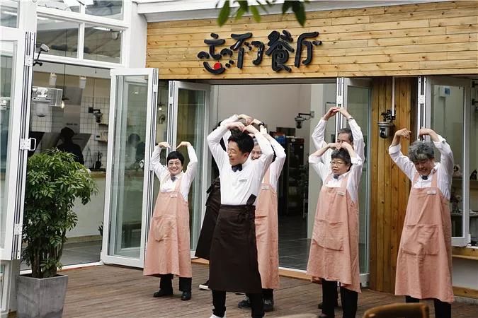 抖音最火走心的句子2022爆款文案,2021年简短走心句子新年高端文案