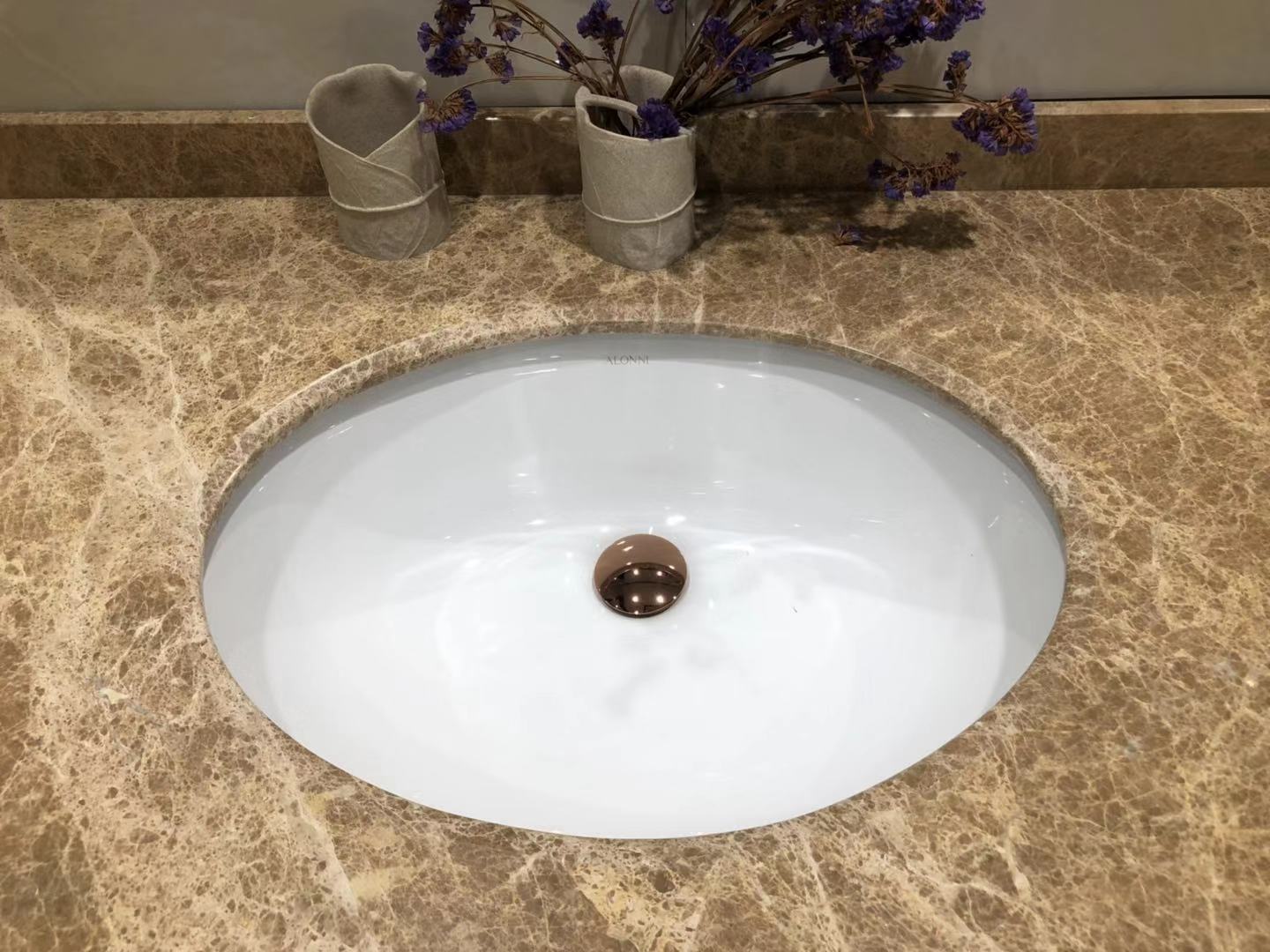 怎么选卫生间花洒马桶和浴柜,卫生间的马桶和淋浴柜怎么选