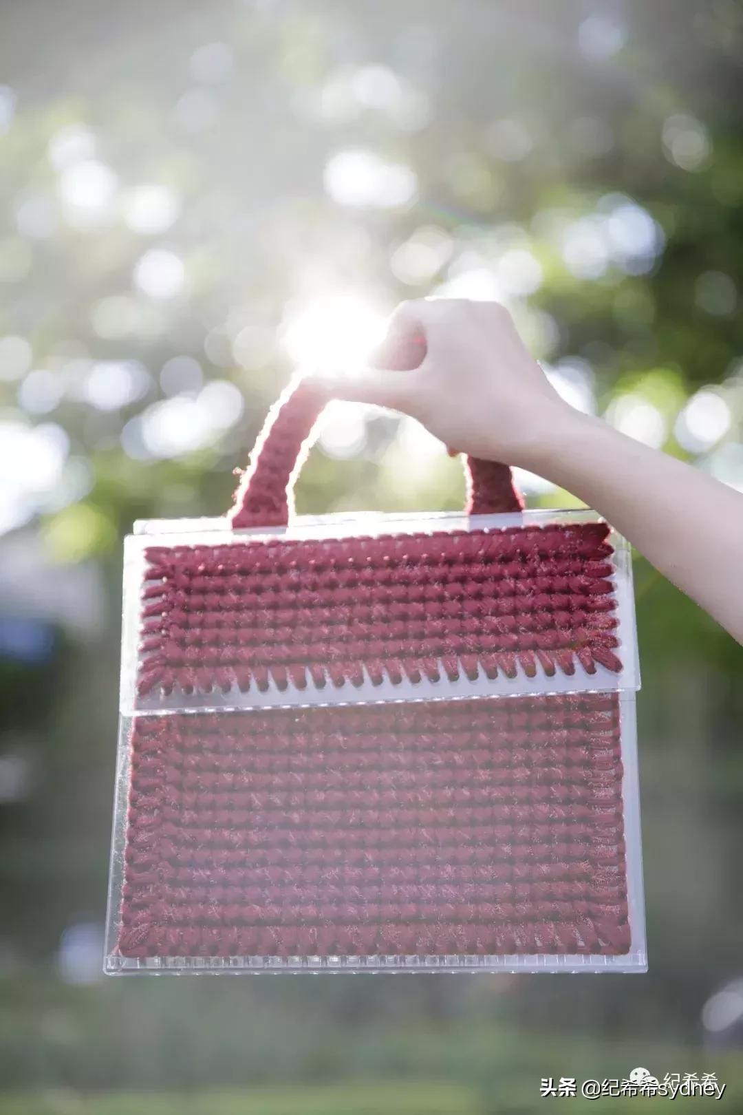 过年拜年包好多红包,拜年拎回来一只鸡一只鸭