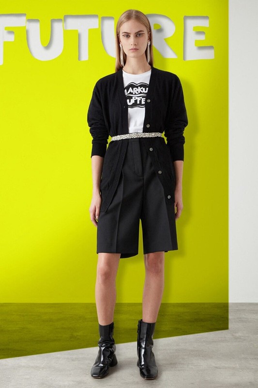 西装短裤当下最火的时髦穿搭,时尚百搭2022西装短裤