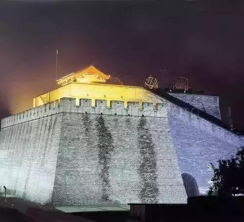 周恩来总理为新中国保护了多少*物文**古迹?