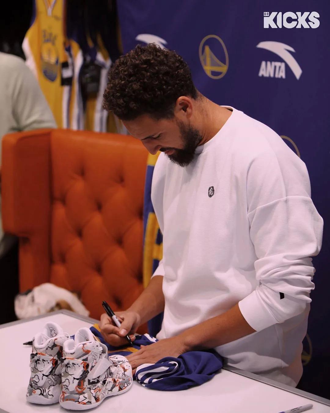 nba球员上脚安踏,nba球员上脚球鞋欧文4绿橙粉