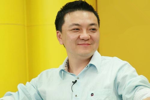 各大评论员评价董路,董路是如何成为一名足球解说员