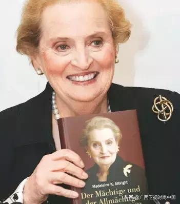 别小看一枚小胸针，透露着你的品位和故事……