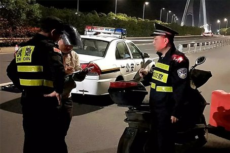 悼念！福建这位好警察！他倒在工作岗位上！还来不及多陪陪孩子