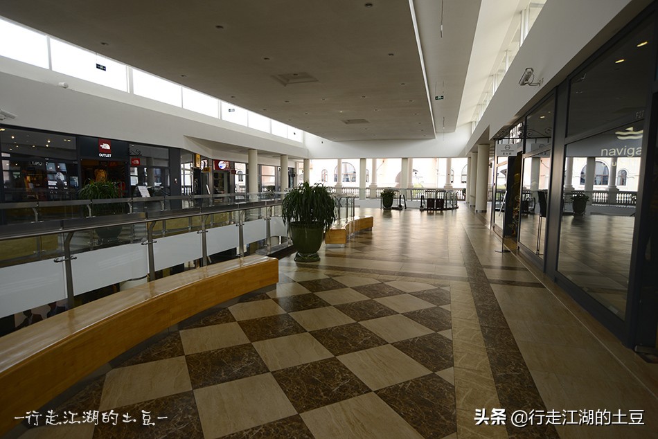 上海佛罗伦萨小镇，奥特莱斯世界名品购物中心，中国奢侈品领导者