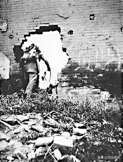 兴国走出的开国中将，受到毛*东泽**关注的东海舰队首任政委，68岁高龄率队完成人民海军首次远航