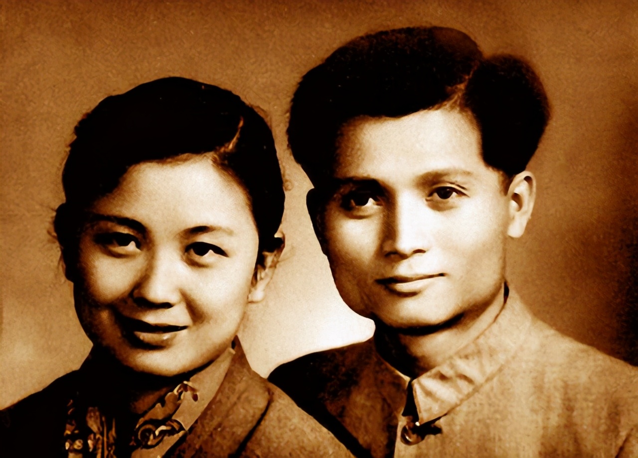 经典黄梅戏严凤英是怎样去世的,黄梅戏大师严凤英日常片段