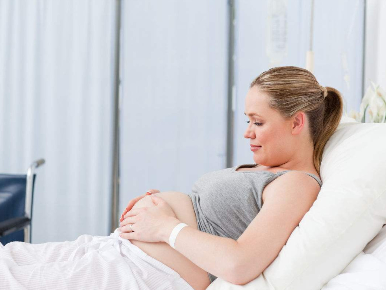 孕妇顺产后要注意这些事情,顺产孕妇疼痛难忍