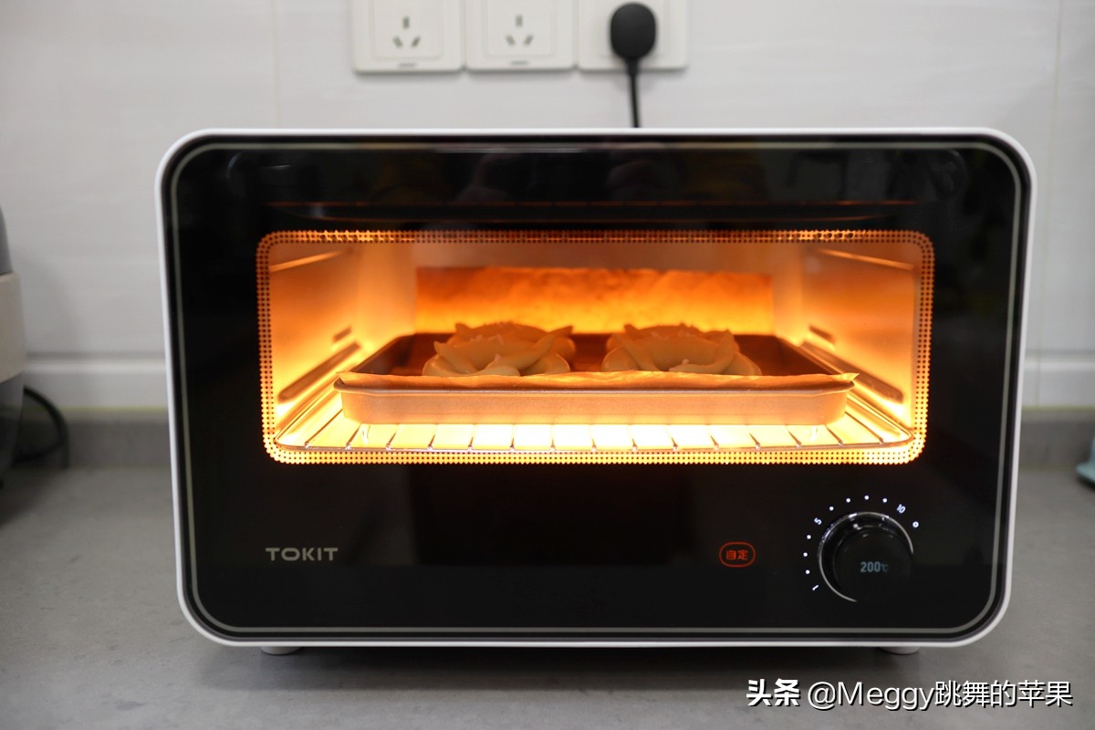 77岁老妈最爱吃的面包，口感扎实，造型美观，德国人喝啤酒必备