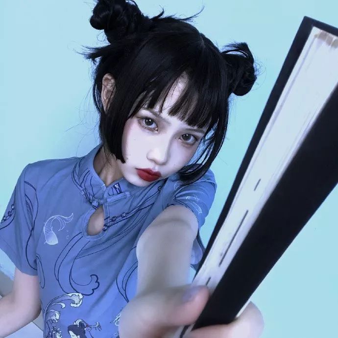 我是一条爱游泳的小金鱼,我是一条不会游泳的鱼