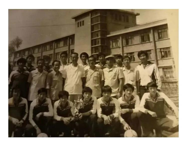 深切缅怀老宗师,缅怀足球教练