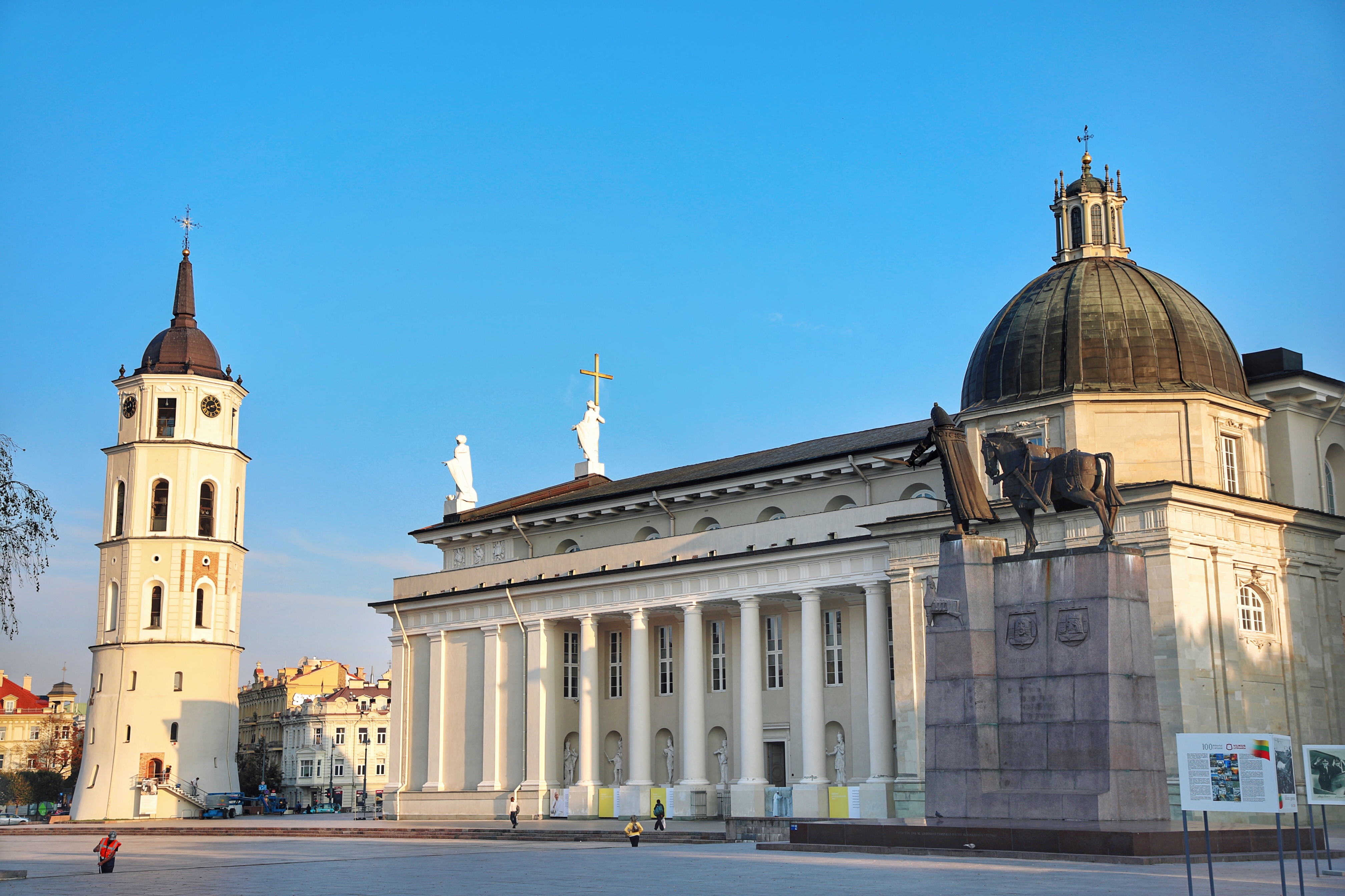 首都位置最奇葩的国家,世界最神奇的首都
